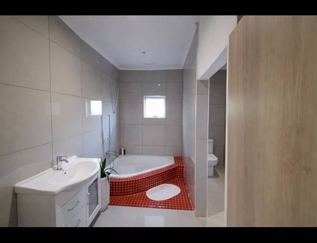 3 BEDROOM HOUSE FOR SALE IN SEA PARK